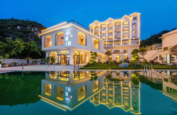 黄果树5A景区旁超大庭院泳池民宿出租